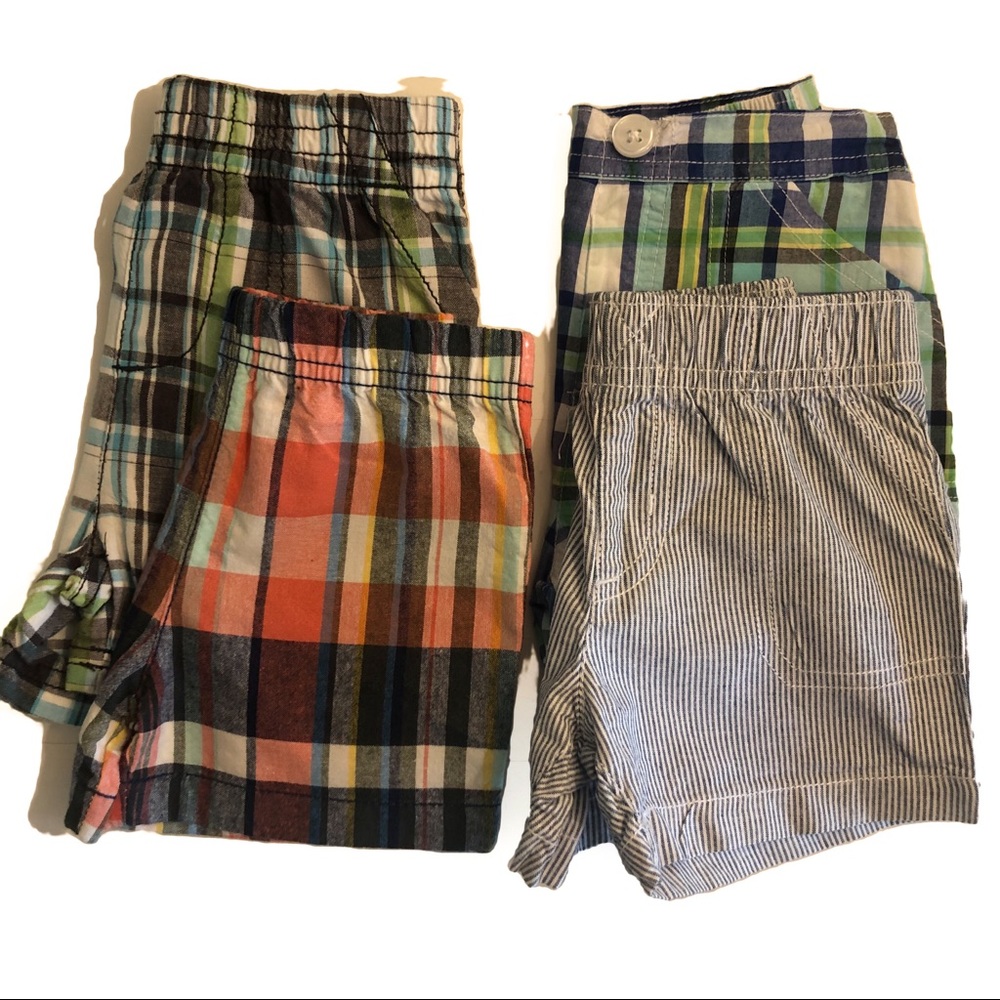 Carters set of 4 plaid shorts size 9 months